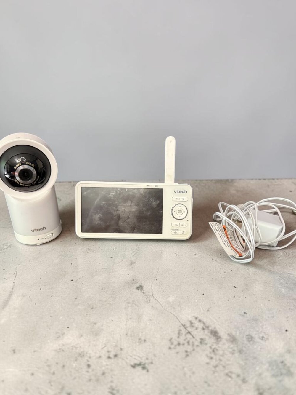 V Tech Smart Wi-Fi Video Baby Monitor System with Display and Remote Access